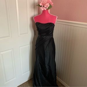 Black poly-taffeta David’s Bridal Strapless Long Bridesmaid Gown, size 6